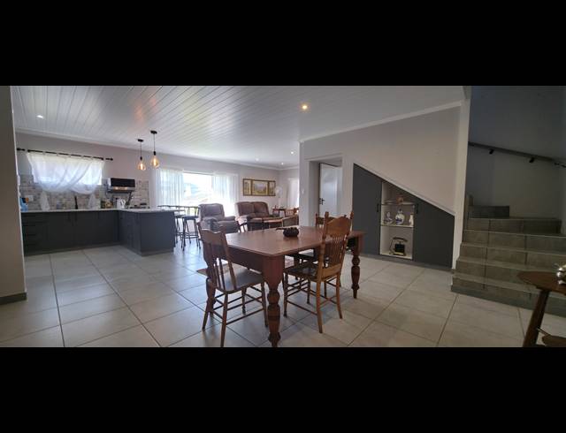 3 BEDROOM HOUSE FOR SALE IN BOGGOMSBAAI